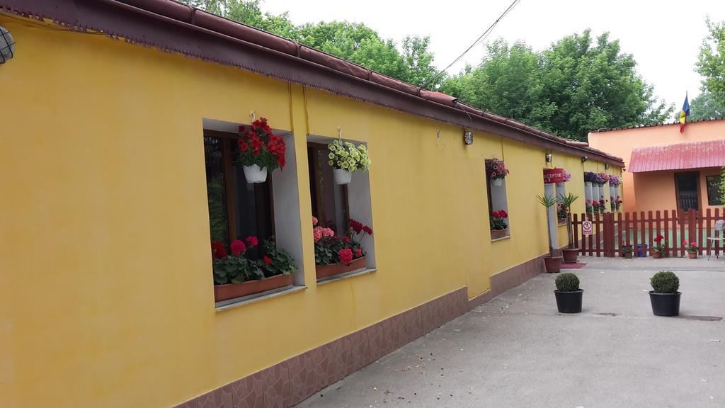 Pensiunea Sans Rival Iasi Exteriör bild