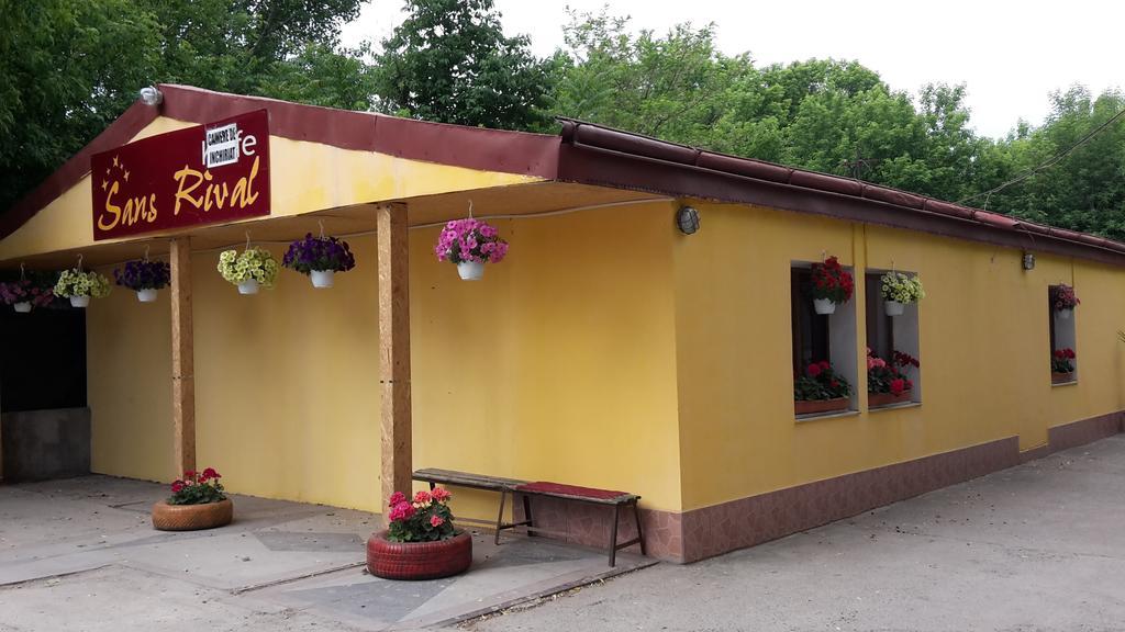 Pensiunea Sans Rival Iasi Exteriör bild